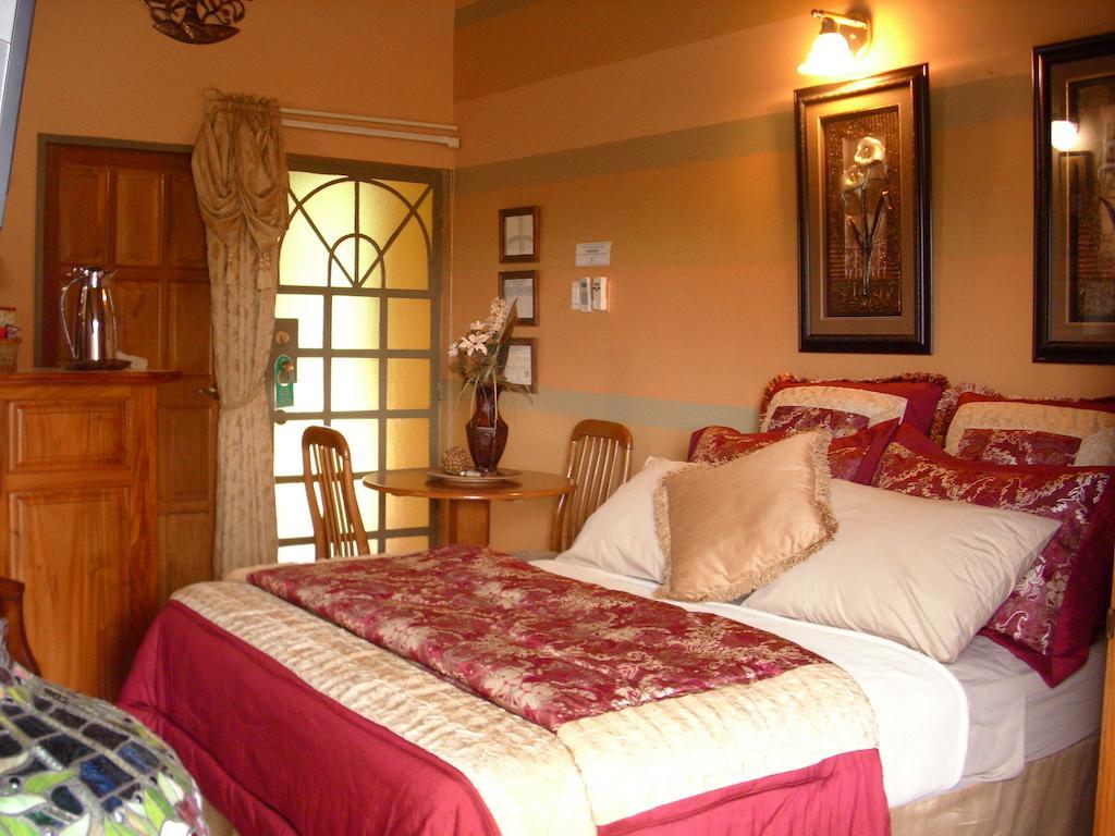 Bed and Breakfast Native Abode Bon Accord Village Habitación foto
