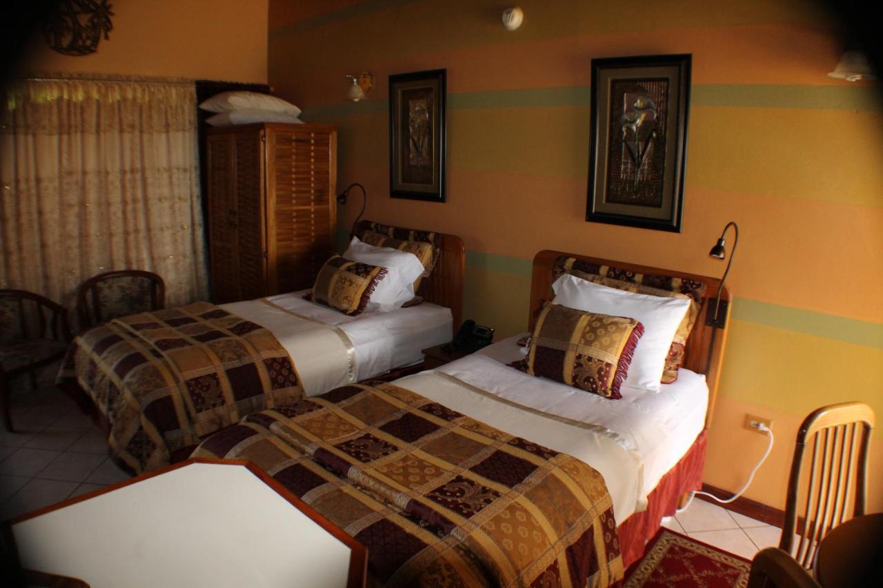 Bed and Breakfast Native Abode Bon Accord Village Exterior foto